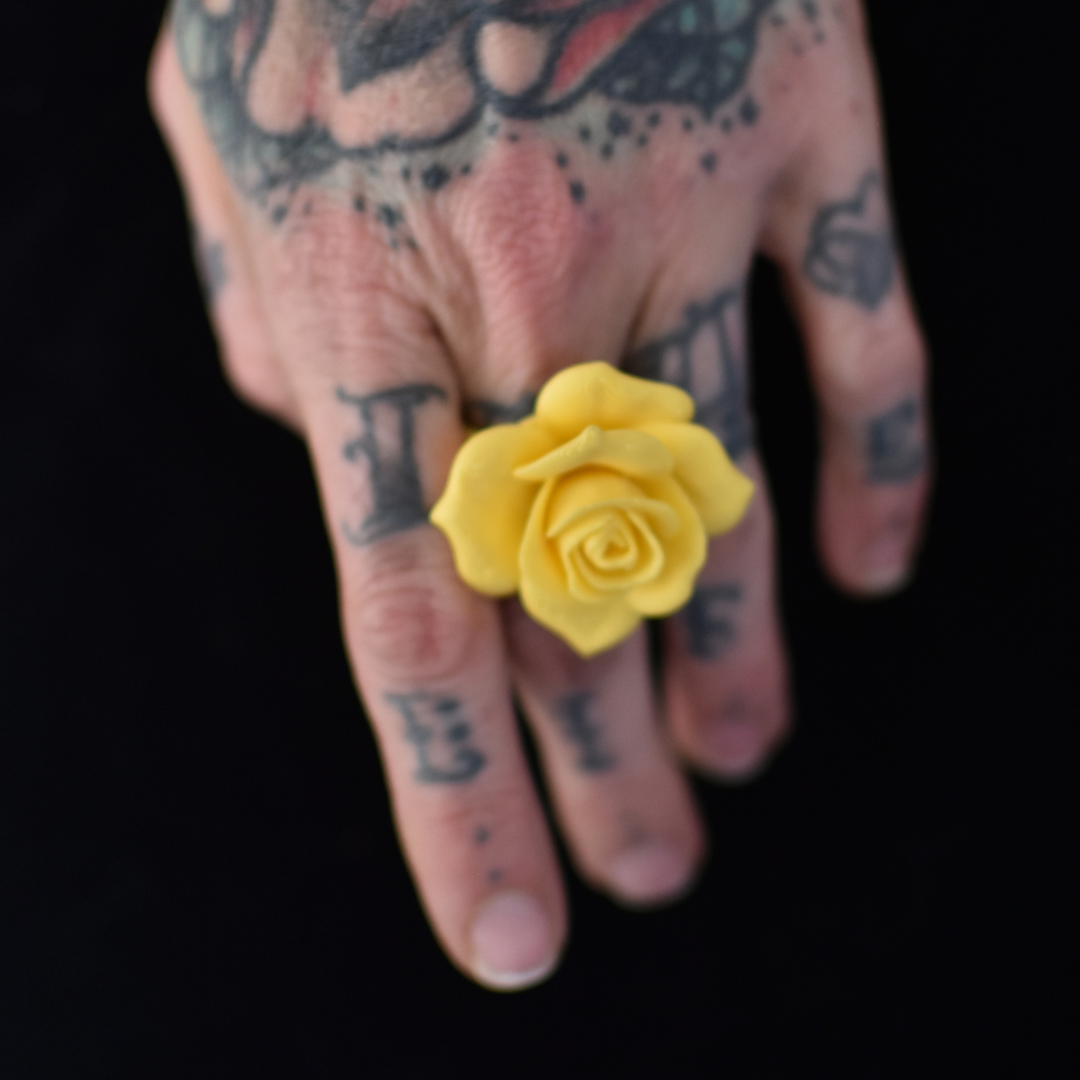 Rose-sormus